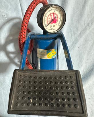 Pompa gonfiaggio a pedale
