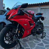 Yamaha R7 2022