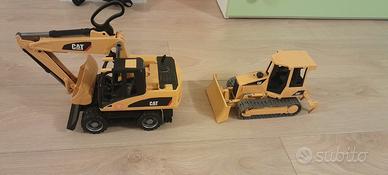 Scavatore e ruspa CAT Bruder