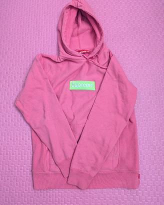 Felpa rosa, Supreme