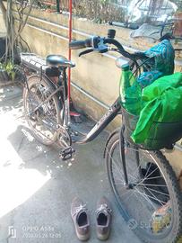 BICICLETTA CON PEDALATA ASSISTITA