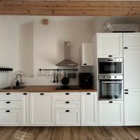 Cucina completa di tutti gli elettrodomestici