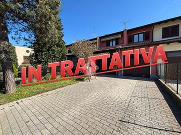 VILLA A SCHIERA CENTRALE A AGNADELLO