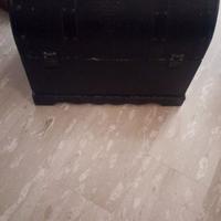 Baule vintage in legno rivestito