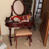 toeletta in legno di mogano