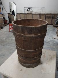 vaso antico in legno