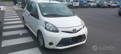 TOYOTA Aygo 1ª serie - 2012