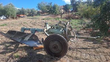 Aratro vomero bivomero