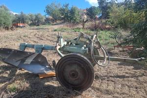 Aratro vomero bivomero