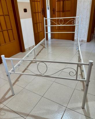 Struttura letto singolo in ferro