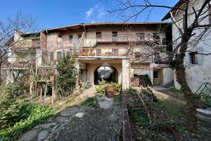 CASA SEMINDIPENDENTE A CAPRIE
