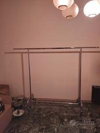 Appendiabiti con ruote in acciaio