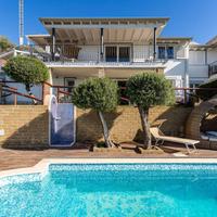 Villa di pregio su 3 livelli con vista 360° sul Go