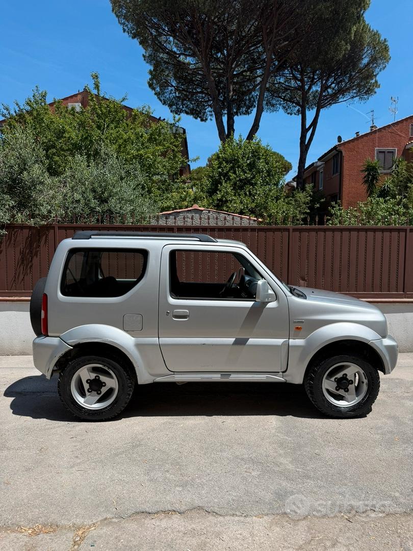 Suzuki Jimny 2004 photo 2