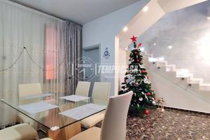 VILLETTA IN BIFAMILIARE CON GIARDINO