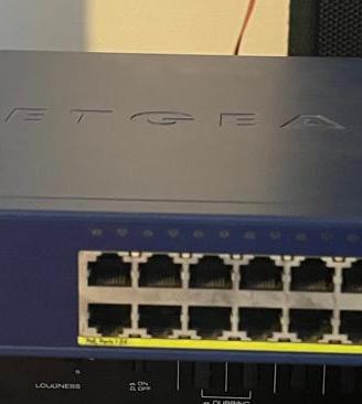 NETGEAR FS728TP V2 – 24 PoE + 4 Gigabit + 2 SFP