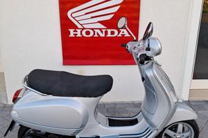 Piaggio Vespa 125 LX