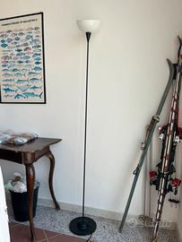 Lampada da terra piantana Veart/Artemide