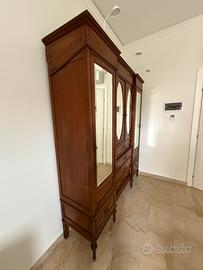 Armadio in legno massello