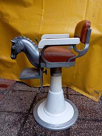 SEGGIOLA DA BARBIERE VINTAGE. (63)