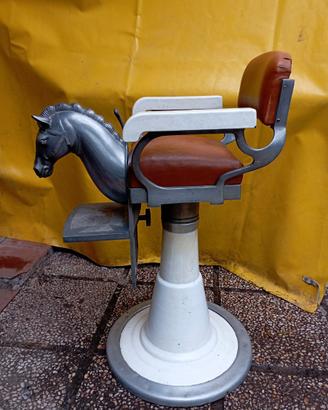 SEGGIOLA DA BARBIERE VINTAGE. (63)