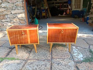 Coppia di comodini vintage