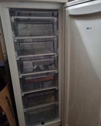 freezer a 6  cassetti 