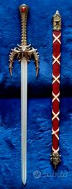 Spada barbara fantasy con teschio
