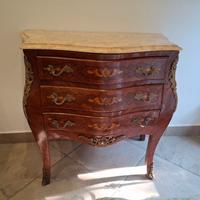 Comoncino  intarsiato in noce