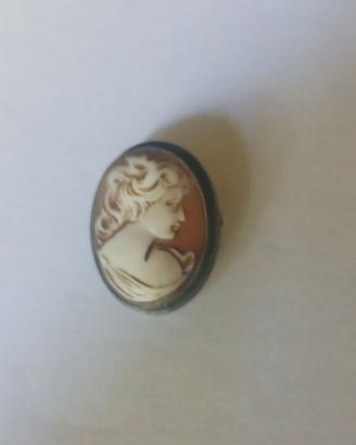Cammeo Vintage  inciso su conchiglia da 28 mm