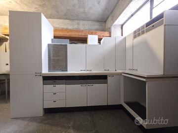 Cucina moderna completa bianca