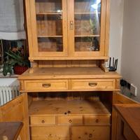 Credenza in abete massello con vetrina – stile rus