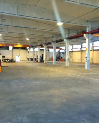Capannoni/uffici di mq 4.000