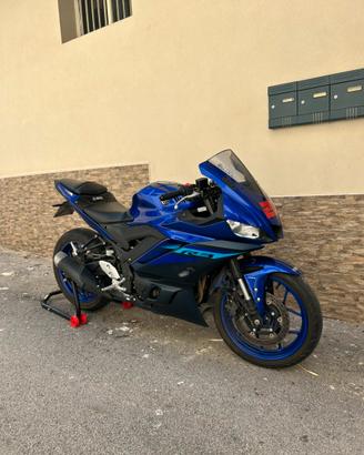 Yamaha r3