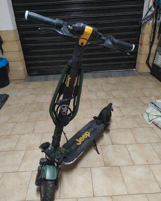 Monopattino elettrico 10" JEEP