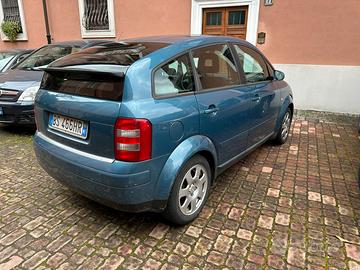 Audi A2 1.4 16 V . Neopatentati