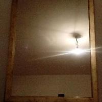 Specchio con cornice dorata 55×75