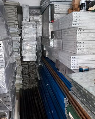 scaffalature  bullone  scaffali  incastro usati 
