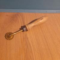 Strumento per fare la pasta