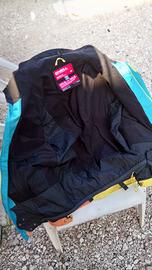 Completo abbigliamento per snowboard