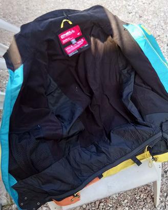 Completo abbigliamento per snowboard