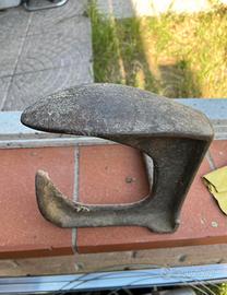 Antico strumento da calzolaio