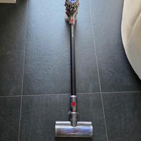 aspirapolvere dyson v8