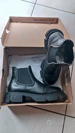 Stivaletti donna neri stile Chelsea n.39  