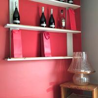 albero ornamentale, mensole e porta bottiglie