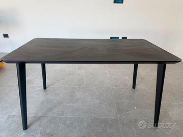 Tavolo IKEA LISABO