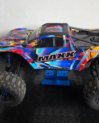 Traxxas maxx v2
