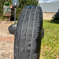 SET 4 CERCHI CON GOMME  195R15C SUZUKI VITARA 96