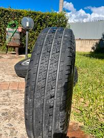 SET 4 CERCHI CON GOMME  195R15C SUZUKI VITARA 96