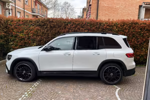 MERCEDES GLB200D 4MATIC PREMIUM NIGHT EDITION